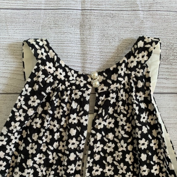 Karl Lagerfeld Floral Lace Eyelet Sleeveless Black/White Shift Dress in Size 2 - Picture 7 of 9